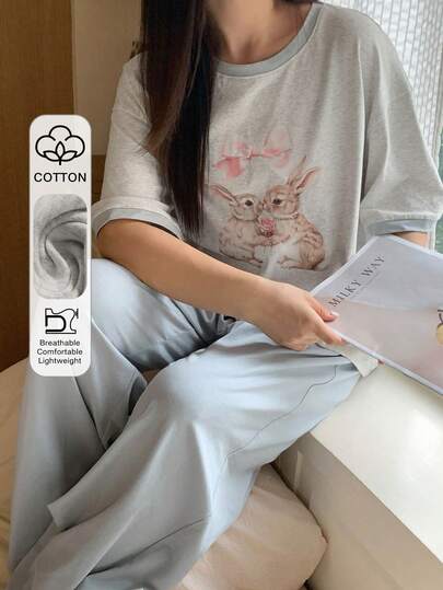 Dazy Plus Bộ đồ ngủ 2 món gồm áo thun và quần màu trơn in hình thỏ dễ thương, phối màu tương phản, dành cho nữ cỡ lớn, mùa xuân/hè.
