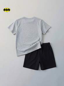 Maija Kids BATMAN X SHEIN Maija Kids 3件套男童图案针织柔软圆领短袖T恤，披肩领，松紧腰短裤套装 - 彩色 - 查看 3