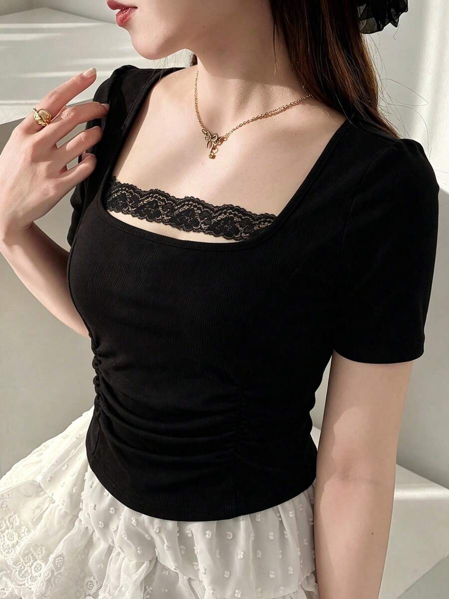 女士方领蕾丝系带拼接修身纯色罗纹短袖T恤 - 黑色 - 查看 1