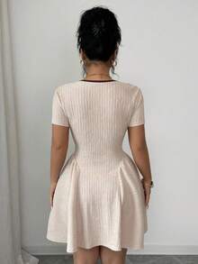 Auvina Đầm công sở dáng xòe, thắt eo bằng vải dệt kim màu mơ dành cho nữ cỡ lớn, thanh lịch và tôn dáng cho mùa xuân/hè. - Màu be - Xem 2