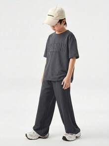 SHEIN 青少年男孩 2件組深灰色夏季套裝，寬鬆圓領短袖T恤與長褲，休閒校園返校兒童服飾 - 彩色 - 查看 5