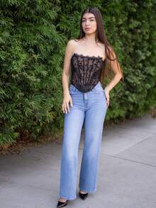 Andrea Bello 黑色提花纹理心形领口荷叶边吊带背心，适合派对和约会，黑色，短款 - 黑色 - 查看 1