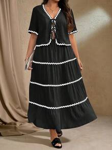 Roveilla Conjunto de 2 piezas talla grande para mujer: Camisa de manga corta con cuello en V y recorte a color con lazo delantero, y falda mini con volantes en el bajo - Negro - Ver 4