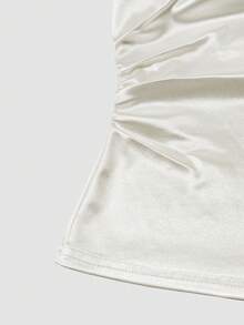Resyla Plus Size Women Solid Color Round Neck Pleated Casual Versatile Daily Wear Top - Beige - View 4