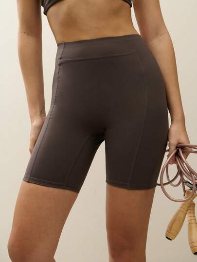 Nöista Quần đùi thể thao cạp cao kiểu biker, một phần của bộ đồ. Đồ tập gym, yoga, quần áo thoải mái, trang phục tập luyện, Pilates, Barre, thể dục.