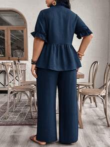 SHEIN LUNE CURVE 大码女式V领休闲舒适短袖衬衫和直筒休闲舒适长裤套装 - 藏蓝色 - 查看 2