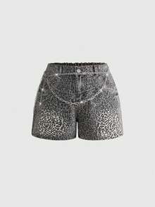 ROMWE Grunge Punk Shorts vaqueros mini con cadena decorativa de metal con strass y estampado de leopardo, estilo punk Y2K; Shorts vaqueros de talla grande con estampado de leopardo, estilo punk subcultura - Plateado - Ver 1
