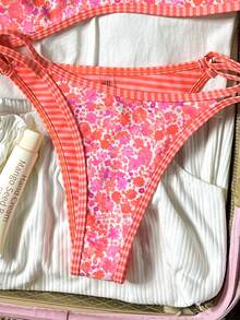 SHEIN Swim Mod 女士沙滩套装，橙色花卉条纹双面印花，可翻转的超迷你比基尼抹胸上衣，时尚休闲度假可爱性感女士泳装套装 - 彩色 - 查看 7