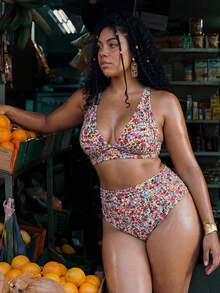 Swim Mod Conjunto de 2 piezas de traje de baño casual de talla grande 2026 con estampado aleatorio y cintura alta fruncida - Multicolor - Ver 6