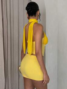 SHEIN Glamour 女士优雅性感夏季海滩度假多巴胺浅黄色露背吊带短款上衣和迷你裙两件套 - 黃色 - 查看 2