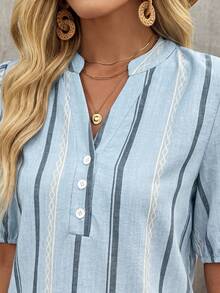 EMERY ROSE 休闲简约宽松V领七分袖女式衬衫，适合夏季穿着，是夏季外出穿搭的理想之选。这款衬衫飘逸灵动，款式可爱，是夏季女装的完美搭配。波点图案，清新可爱。 - 藍色 - 查看 8