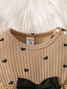 Newborn Autumn/Spring Brown Soft Heart All-Over Print Black Bow Accent Knit Puff Sleeve Pullover Top Paired With Black Bow Accent Skinny Pants 2-Piece Set, Suitable For Outings, Casual, Sports, Christmas Parties - Coffee Brown - View 9