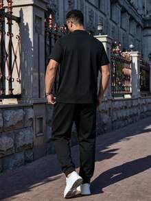 Manfinity Homme 男士休闲半拉链 Polo 衫和裤子套装 - 黑色 - 查看 2