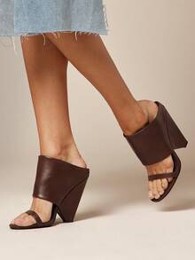 SHUZIA 精美女士巧克力色翻边高跟凉鞋，圆头设计，春夏时尚假日鞋履 - 巧克力棕 - 查看 2