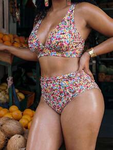 Swim Mod Conjunto de 2 piezas de traje de baño casual de talla grande 2026 con estampado aleatorio y cintura alta fruncida - Multicolor - Ver 4