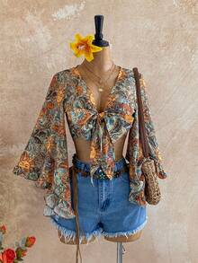 Soleia Plus Size Women Holiday Sun Face Knot Front Cropped Shirt - Multicolor - View 5