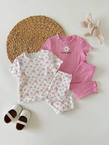 SHEIN Conjunto de 4 piezas de pijama casual de verano para recién nacida, con parte superior de manga corta con cuello redondo y volantes con estampado floral ditsy y pantalones largos de punto acanalado - Rosa - Ver 7