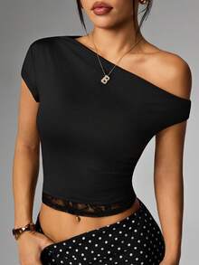 SHEIN HypeZone Solid Color Fitted Lace Patchwork Asymmetric Collar Sports T-Shirt - Black - View 3