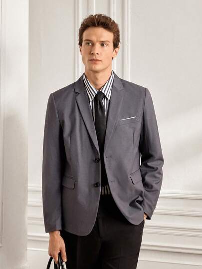 Officeau Áo vest nam Ougee màu xám nhạt, cài một hàng khuy | Trang trọng & Thanh lịch | Chất liệu vải pha polyester cao cấp, chống nhăn | Thiết kế ôm dáng, cài hai hàng khuy và ve áo xẻ | Thích hợp cho các cuộc họp kinh doanh, đám cưới và các dịp trang trọng | Cần thiết cho phong cách cổ điển