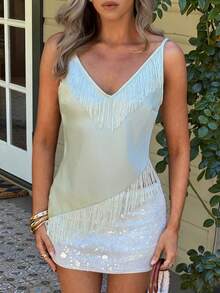 Aloruh Camisola feminina verde-clara com decote em V, franjas, alças finas, barra assimétrica e costas nuas. Ideal para férias, encontros, festas e eventos noturnos. - Verde - Ver 3