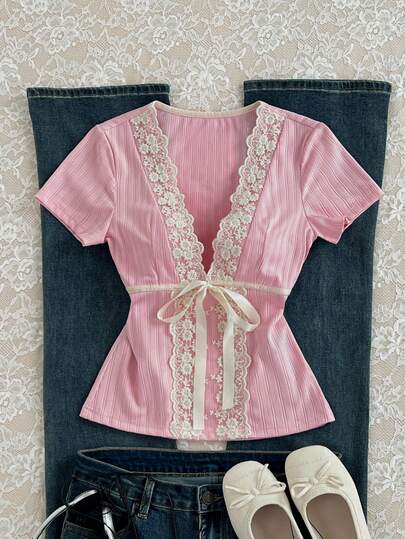 Elamini Áo thun nữ tay ngắn thắt eo, thêu hoa, phối nhiều mảnh, kiểu dáng thường ngày.