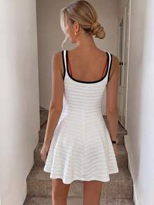 SHEIN LUNE Vestido mini sin mangas blanco y negro de tela texturizada, casual y elegante, para mujer, básico de moda para verano, vacaciones, ir al trabajo y uso diario, nuevo lanzamiento, conjunto de vestido casual para mujer, para playa, brunch, fiesta de té, vacaciones, temporada de graduación y concierto campestre, vestidos de verano para mujer - Beis - Ver 2