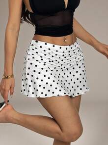 SHEIN PETITE 夏季波点褶皱 A 字迷你裙 - 黑與白 - 查看 4