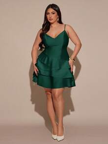SHEIN BAE Đầm satin cỡ lớn dành cho nữ mùa thu/đông, kiểu dáng bất đối xứng, dây đeo có thể điều chỉnh, hở lưng, cổ áo choàng. - Màu xanh lá cây đậm - Xem 3