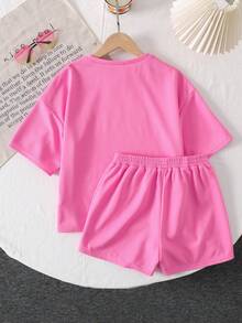 SHEIN Set Kaos dan Celana Pendek Rajut Lembut Kasual Warna Pink Polos dengan Kerah Bulat dan Cetakan Slogan Bahasa Inggris untuk Anak Perempuan Remaja. - Berwarna merah muda - View 2