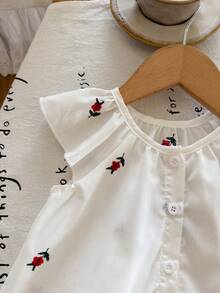 SHEIN LMoss Kids 新生女婴花卉刺绣图案短袖上衣和短裤套装，夏季 - 紅色 - 查看 3