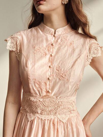 Anewsta 粉色领口蕾丝拼接花卉刺绣收腰长裙（女款）