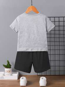 SHEIN GraphicGems Set de 2 piezas de camiseta de manga corta con estampado de relámpago 67 y letra, y pantalones cortos casuales y creativos para niños pequeños, uso cómodo para primavera, verano y otoño - Multicolor - Ver 2