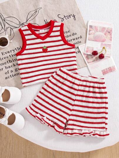 SHEIN Vintaside Kids 两件套女童可爱草莓刺绣针织条纹无袖V领背心和荷叶边运动短裤，活泼可爱，适合居家和户外穿着，休闲时尚，夏季新品