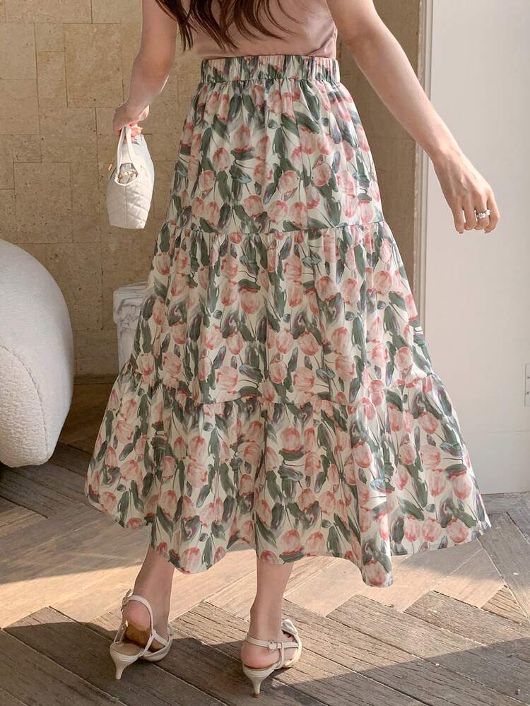 Women's Round Neck Solid Color Short Sleeve T-Shirt And Casual Ditsy Floral Skirt 2-Piece Set