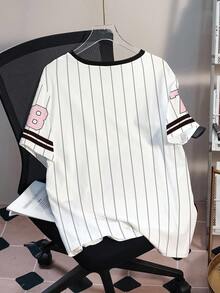 Strawberry Shortcake X SHEIN Camiseta casual versátil de manga corta con cuello redondo y estampado de dibujos animados para mujer de talla grande - Blanco - Ver 2