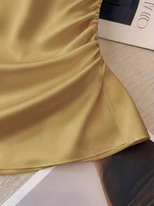 SHEIN Franclia Blusa Elegante Feminina de Gola Redonda, Cintura Marcada, Ajustada, Plissada, de Manga Curta, Versátil, Sólida, na Cor Pêssego Claro - Ganso amarelo - Visão 4