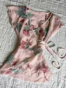 SHEIN 女款春夏新款花卉印花V領蝴蝶結腰部荷葉袖上衣 - 粉色 - 查看 5
