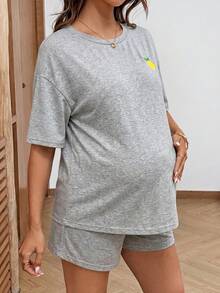 Lyckli 孕妇夏季休闲柠檬刺绣T恤短裤两件套 - 灰色 - 查看 5