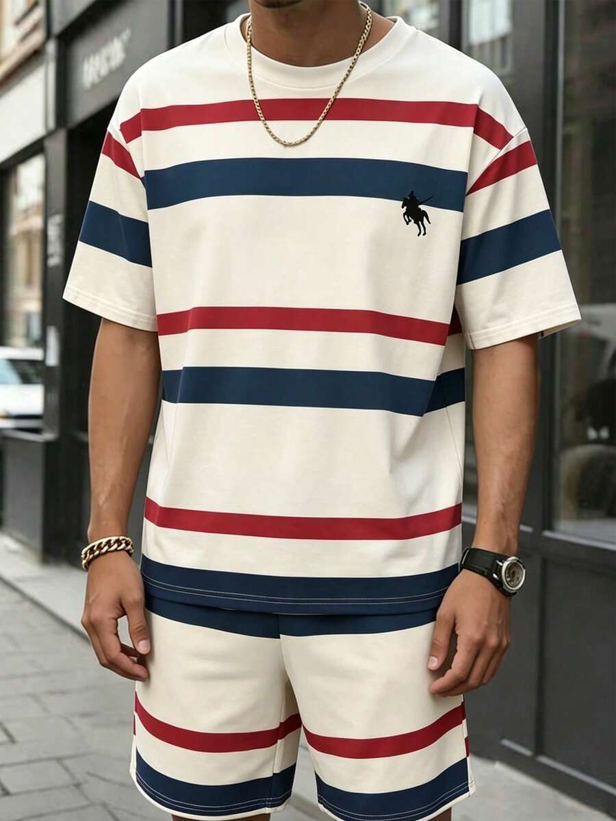 SHEIN 2件套青少年男童时尚休闲条纹印花短袖T恤和简约运动跑步短裤,适合夏季及多个季节穿着 - 彩色 - 查看 1