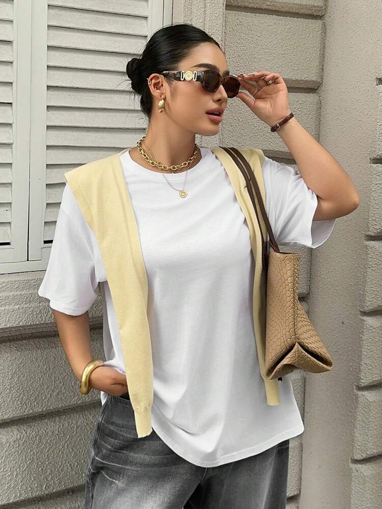 Dazy Plus Plus Size Women White Loose Fit T-Shirt With Back Print Decoration, Spring/Summer