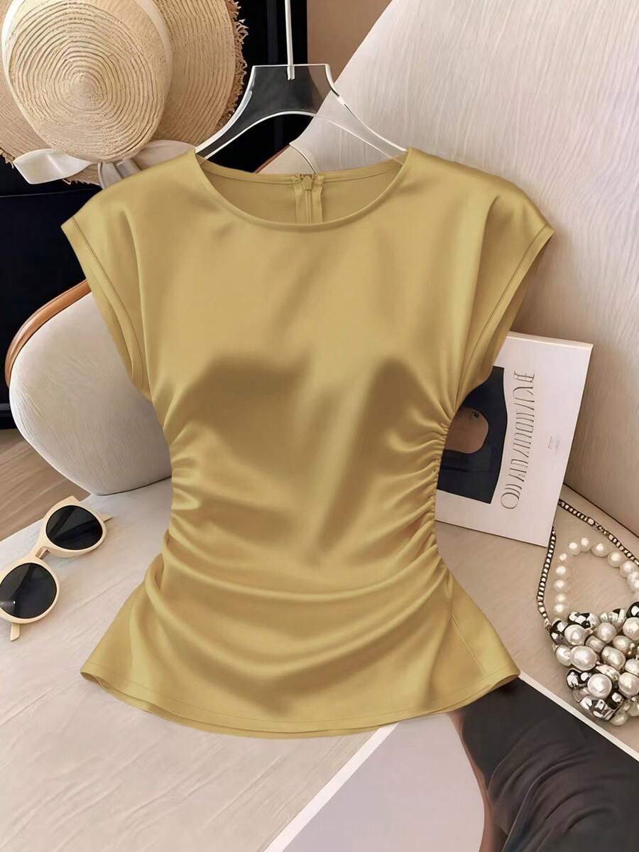 SHEIN Franclia Blusa Elegante Feminina de Gola Redonda, Cintura Marcada, Ajustada, Plissada, de Manga Curta, Versátil, Sólida, na Cor Pêssego Claro - Ganso amarelo - Visão 1