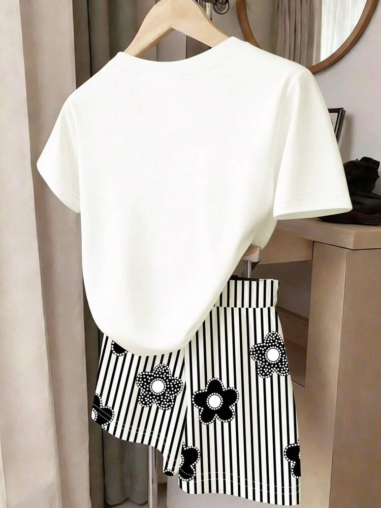 1 Set Girls' Retro Casual Minimalist Black & White Floral Striped Outfit, White Floral Print Short Sleeve T-Shirt And Striped Shorts Set, Suitable For Outings, Casual Wear, Vacation In Summer - Multicolor - View 2