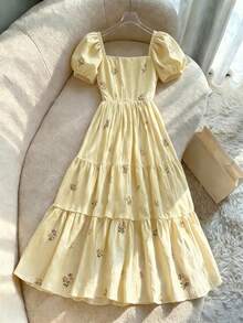 Franclia Vestido de diseño con cuello cuadrado, mangas de pétalos, abotonadura sencilla y volantes en la cintura con estampado floral francés delicado - Amarillo - Ver 2