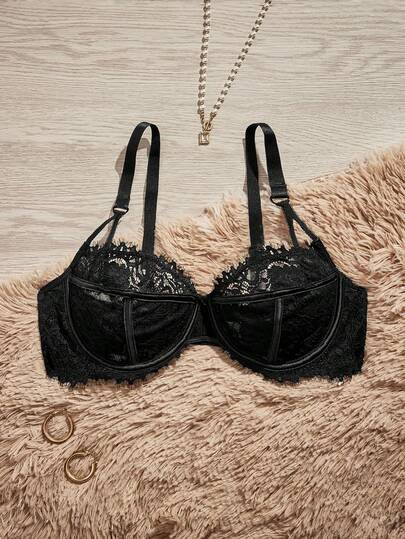 1件性感蕾丝加垫聚拢文胸，柔软钢圈提拉支撑，舒适日常穿着及叠穿内衣