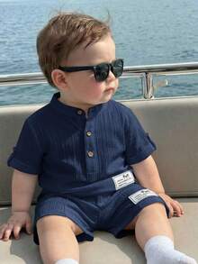 SHEIN 2pcs Baby Boy Casual Cute Vacation Style White Short Sleeve Shirt And Shorts Set, Suitable For Spring/Summer - Navy Blue - View 3