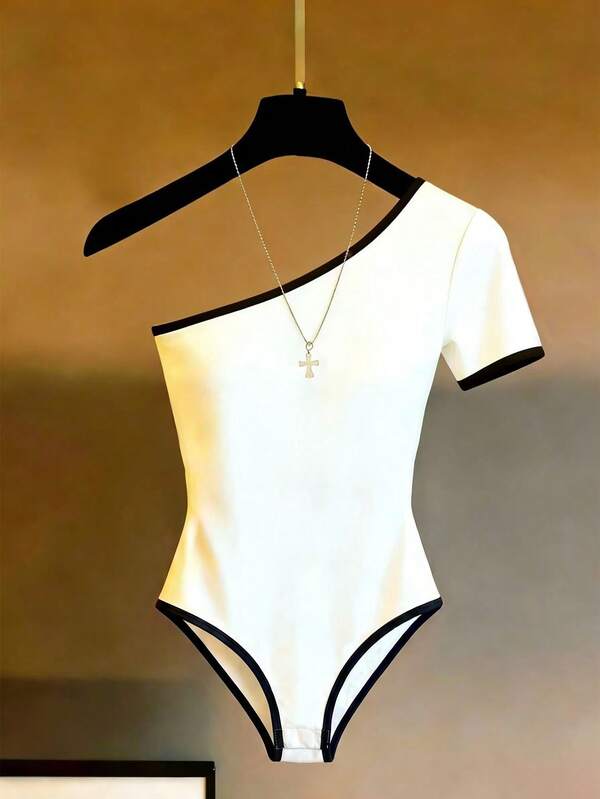 Franclia Women's New Off-Shoulder, Fitted, Color-Blocked Short-Sleeved Jumpsuit, Simple And Versatile, White Jumpsuit, One-Piece Jumpsuit, Fitted, Suitable For An Intellectual Style, For Work Commuting. Summer, Summer Vacation Wear, Spring, Spring Women's Wear, Beach, Outdoor Activities, Summer Jumpsuits, Women's Summer Outfits, Vacation, Casual Wear, Millennial Style, Graduation Season Attire, Versatile And Fashionable Everyday Casual Wear, White Halter Jumpsuit, Off-Shoulder Fitted Jumpsuit, Color-Blocked Jumpsuit, Women's Elegant Beach Swimwear, Women's Beach Wear, Women's Sportswear, Y2K Style, Social Top.Sports,Luxury,Formal,Work Outfits For Women,Country Concert Outfit,Graduation Season Attire, Fashionable Casual Commuter Wear, Business Office Wear, Versatile And Stylish Everyday Casual Wear, Urban Teacher's Professional Attire
