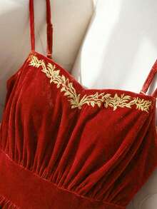 Franclia New Spring/Autumn High-End Embroidered Spaghetti Strap Slimming A-Line Velvet Glossy Women's Dress, Elegant, Suitable For Spring And Summer Outings, Vacations, Casual Wear, Y2K Style, Graduation Season, Fashionable Outfit, Versatile, Commute, Sexy, Women's Red Dress, Embroidered, Women's Spring/Summer DressGraduation Season Attire, Fashionable Casual Commuter Wear, Business Office Wear, Versatile And Stylish Everyday Casual Wear, Urban Teacher's Professional Attire - Red - View 4