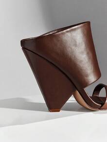 SHUZIA 精美女士巧克力色翻边高跟凉鞋，圆头设计，春夏时尚假日鞋履 - 巧克力棕 - 查看 5