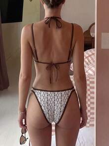 Swim Vcay Bộ đồ bơi nữ mới, hàng mới về mùa hè, đồ đi biển hai mảnh đa năng, kiểu dáng tách rời màu nâu, bộ bikini kiểu nghỉ dưỡng biển. Chất liệu vải có họa tiết, vải chiffon bồng bềnh. Phụ kiện kim loại năm sao họa tiết đại dương, đường viền tương phản, áo và quần có thể điều chỉnh, thích hợp cho trang phục nghỉ dưỡng biển, bikini móc len dành cho nữ. - Nhiều màu - Xem 7