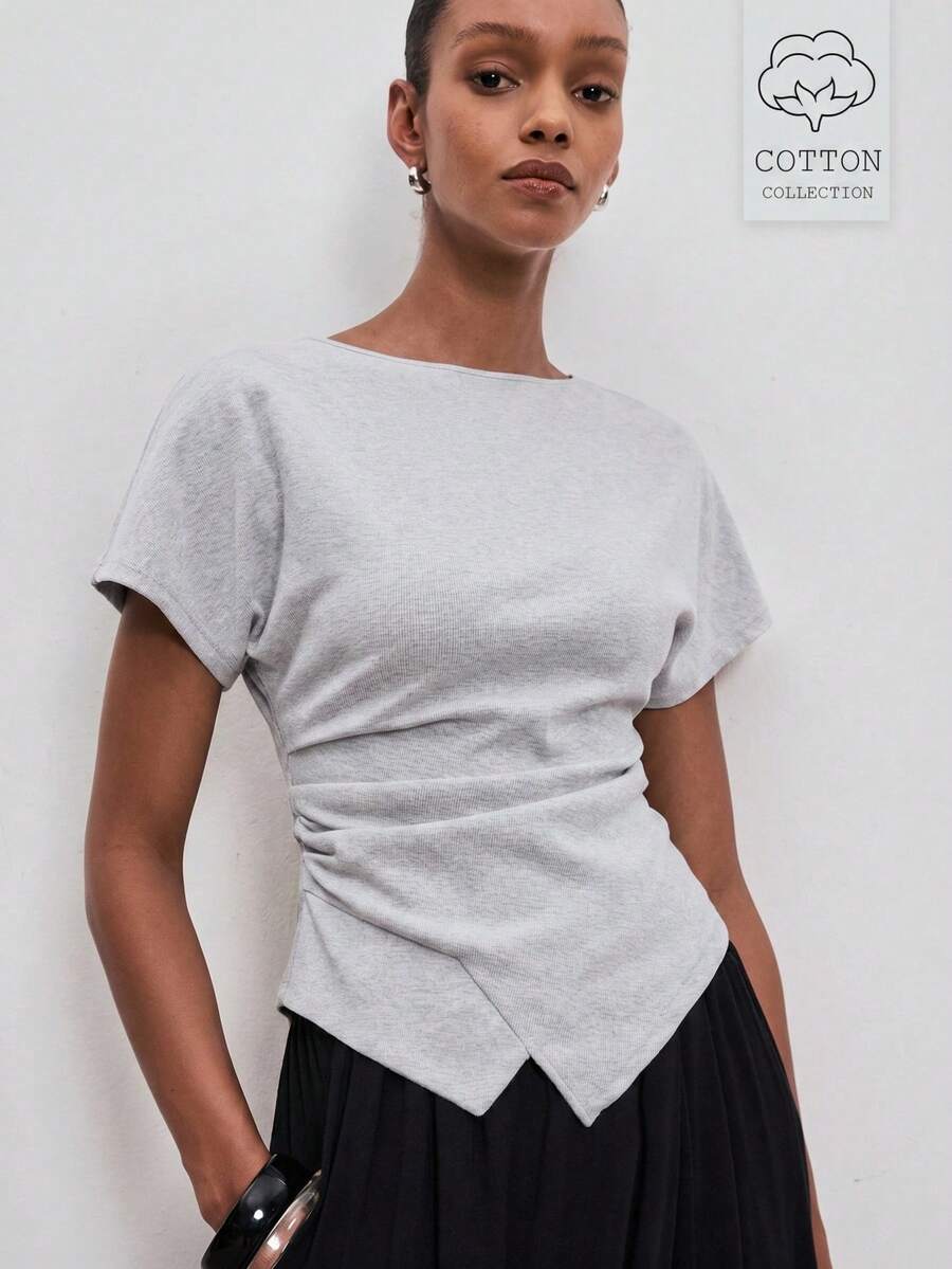ATUI Studio 夏季新款灰色华夫格圆领短袖T恤，侧边褶裥和不规则下摆设计，通勤休闲皆宜，百搭显瘦。 - 灰色 - 查看 1